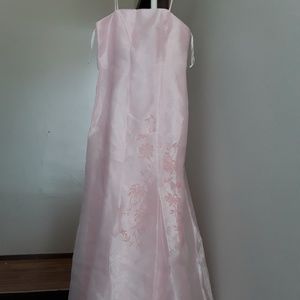 SIZE   L   LIGHT PINK  BY SALLY USA .